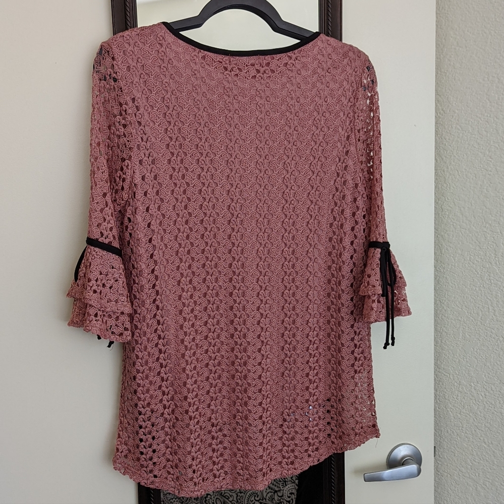 Lace Blouse - Picture 4 of 4